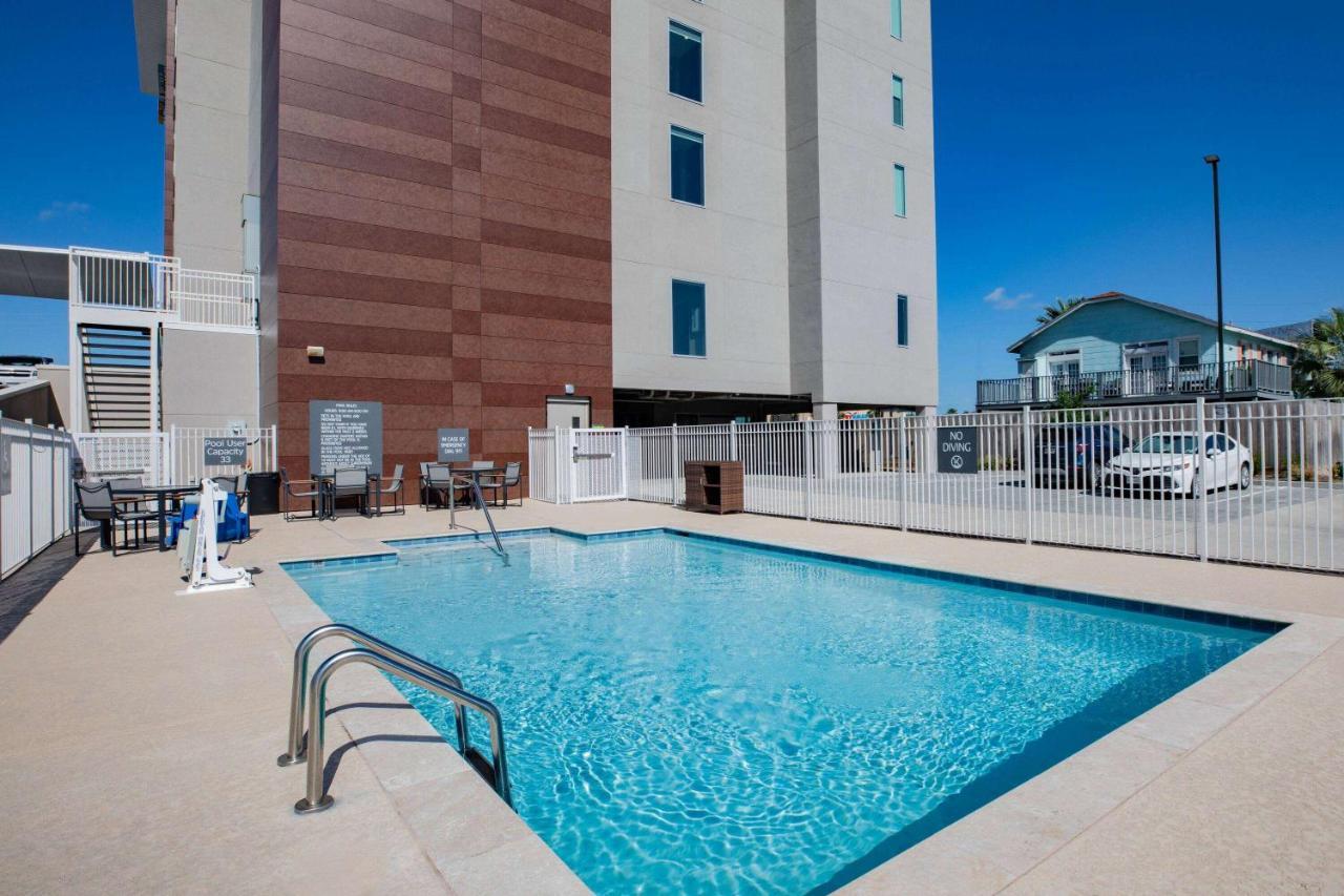 La Quinta Inn & Suites By Wyndham Galveston North At I-45 Kültér fotó