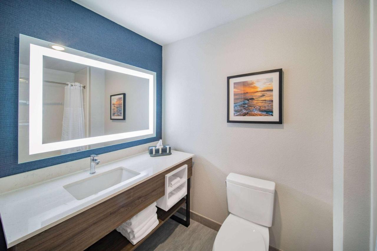 La Quinta Inn & Suites By Wyndham Galveston North At I-45 Kültér fotó