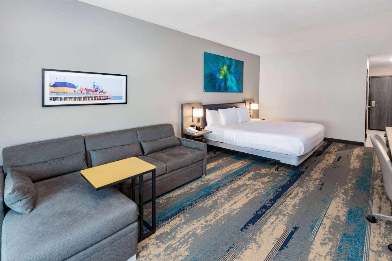 La Quinta Inn & Suites By Wyndham Galveston North At I-45 Kültér fotó